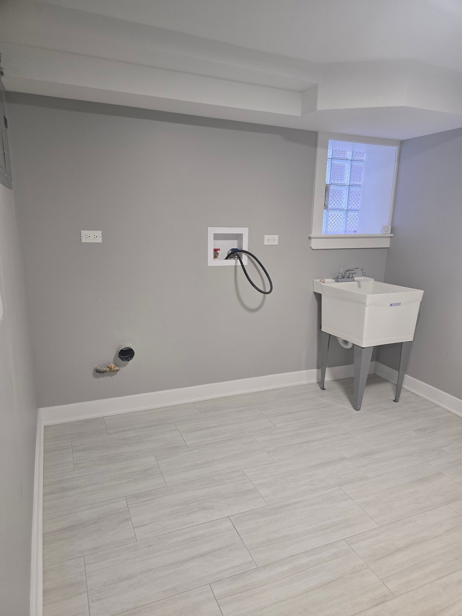 Building Photo - 1227 N Parkside Ave