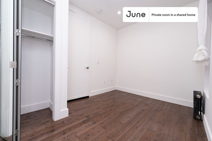 Building Photo - Room in Shared 4 bed/2 bath home