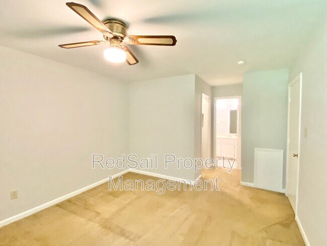 Building Photo - 115 Roane Dr