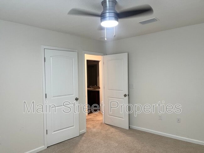 Building Photo - 5862 Blackhorse Cir