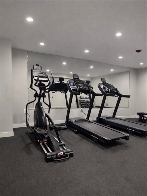 Building Photo - 99 Williams St