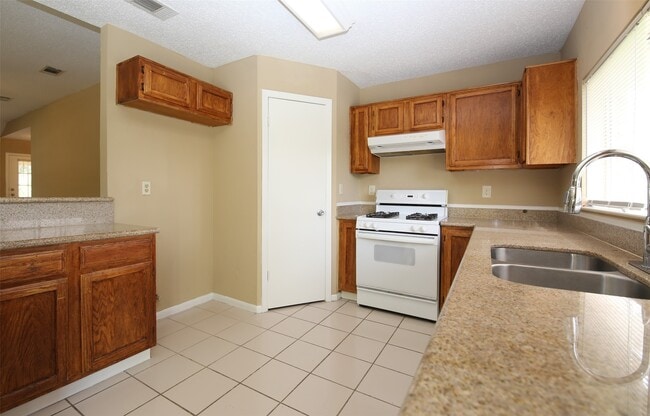 Building Photo - 13339 Somersworth Dr