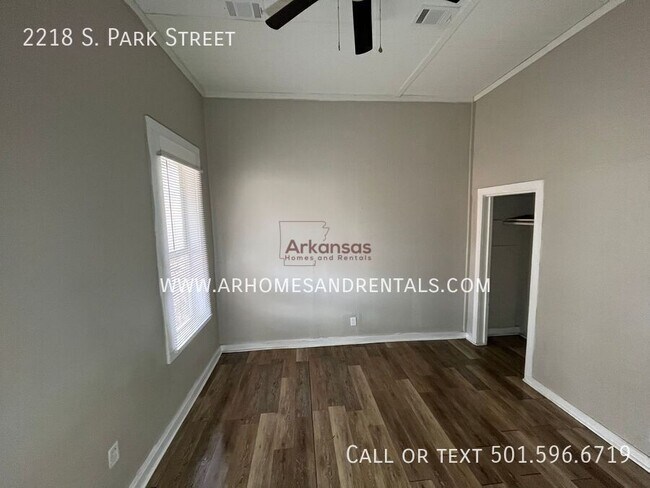 Building Photo - 2218 S Park St