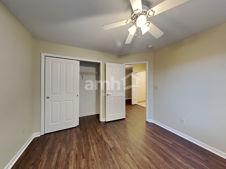 Building Photo - 7457 Kidwell Dr