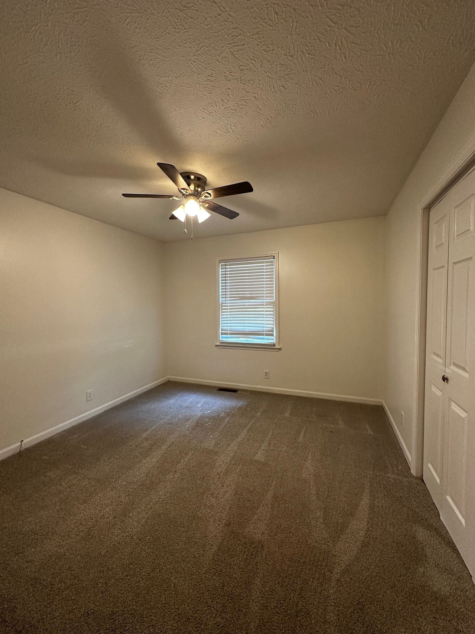 Building Photo - 132 Fox Ridge Dr