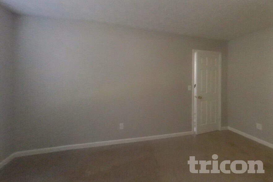 Building Photo - 4054 Robin Cir