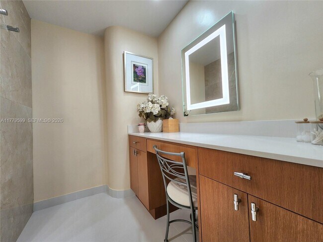 Building Photo - 3505 S Ocean Dr