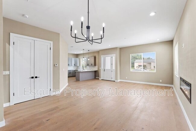 Building Photo - 545 Carty Dr