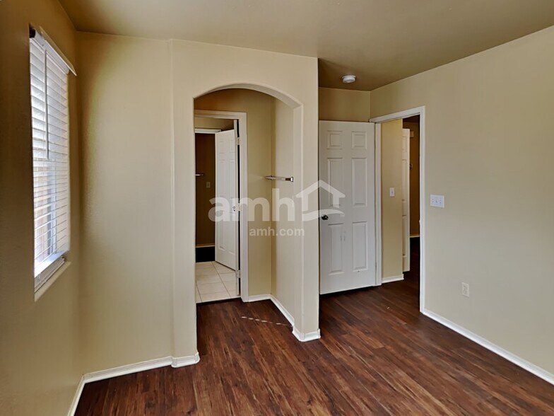 Building Photo - 9342 Aventurine Ct