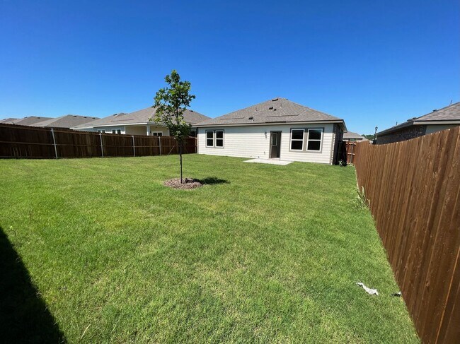 Building Photo - 752 Richmond Dr