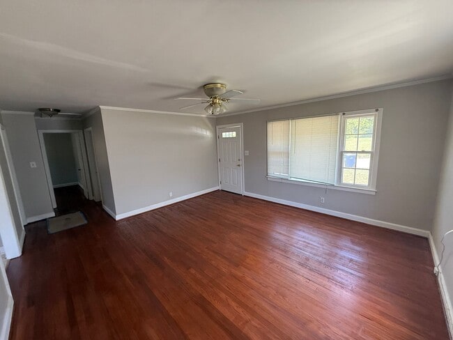 Building Photo - 2 Bedroom House near Downtown Raleigh east of Oakwood