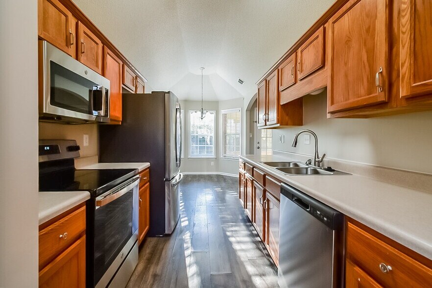 Building Photo - 7843 Plantation Ridge Cove