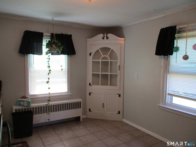 Building Photo - 29 Holmeslea Ct