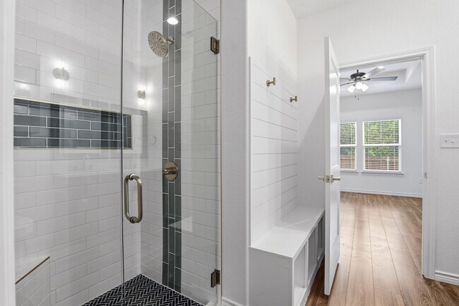 Building Photo - 5718 Barkridge Dr