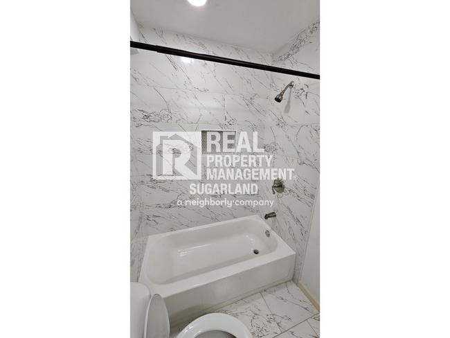 Building Photo - Gorgeous One Story Home in Sugar Land, TX