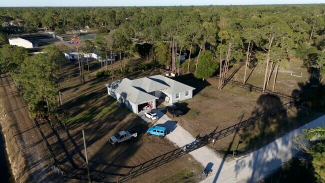 Building Photo - 17225 78th Rd N