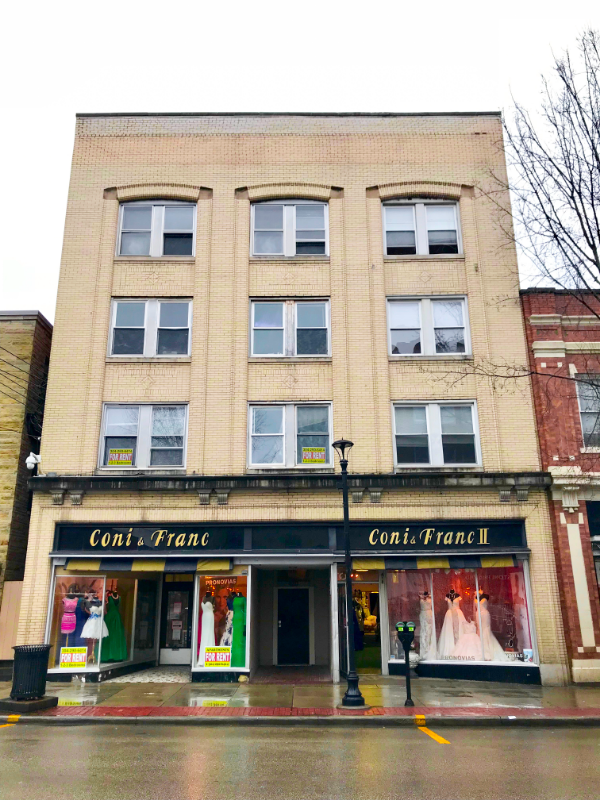 Building Photo - 420 St