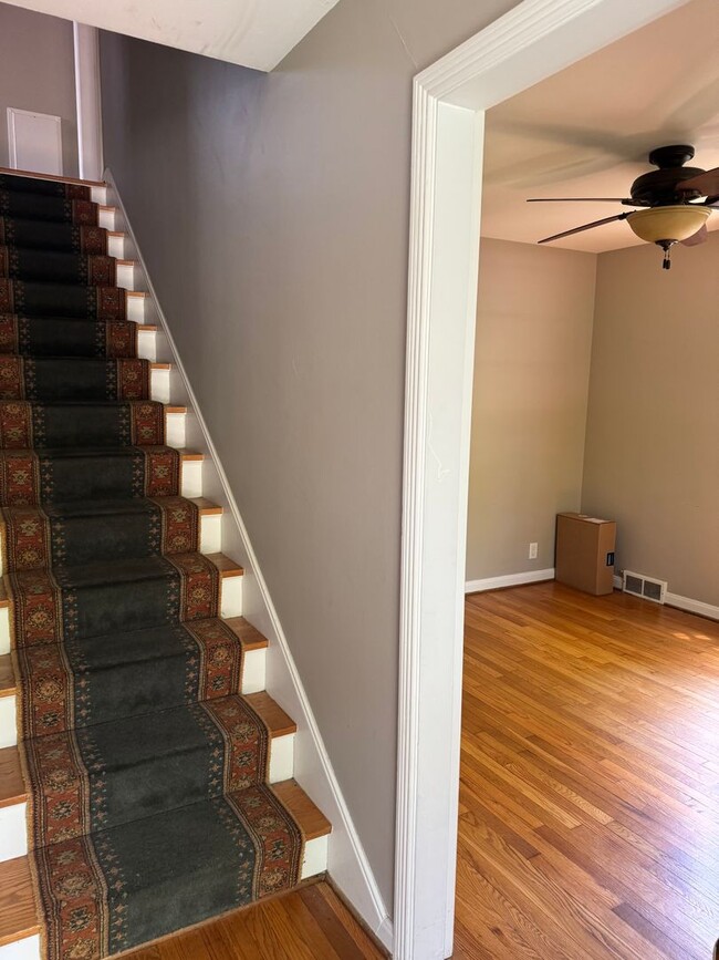 Building Photo - Brick Cape Cod in Upper Arlington School D...