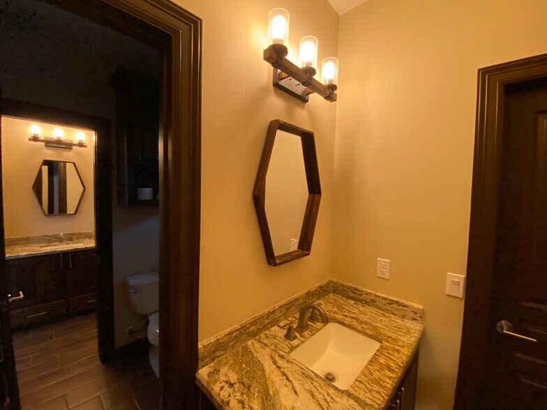 Building Photo - 13921 N 36th St