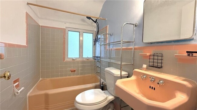 Building Photo - 28-16-28210 210th Pl