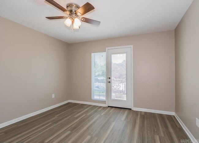 Building Photo - 1576 Skyline Dr