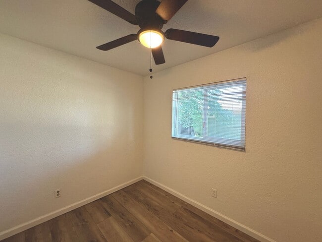 Building Photo - Interior Newly Remodeled - 1 bedroom 1 bath For Rent in Dos Palos
