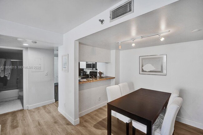 Building Photo - 770 Claughton Island Dr