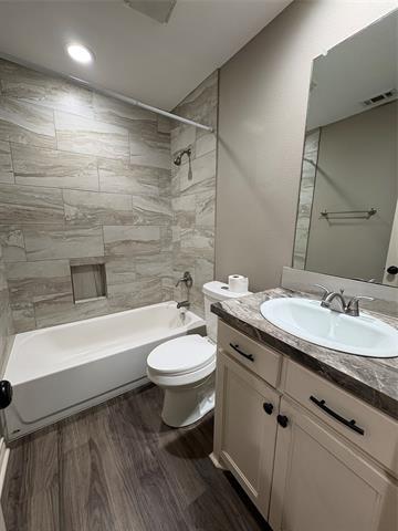 Building Photo - 1226 Canyon Oaks Dr