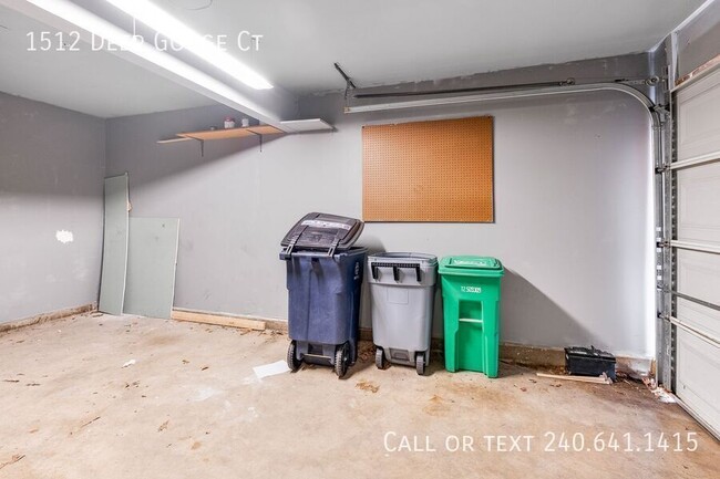 Building Photo - 1512 Deep Gorge Ct