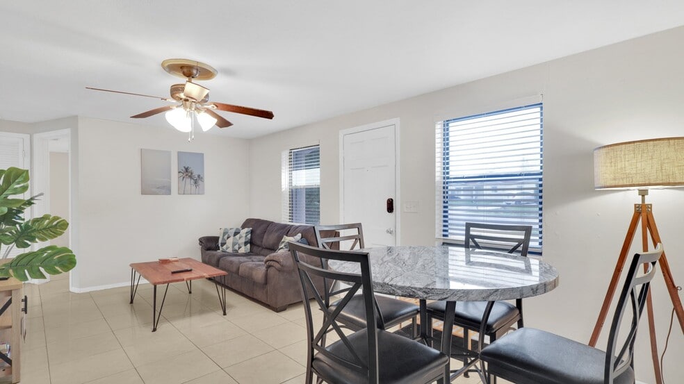 Building Photo - 3444 Rosefield Dr
