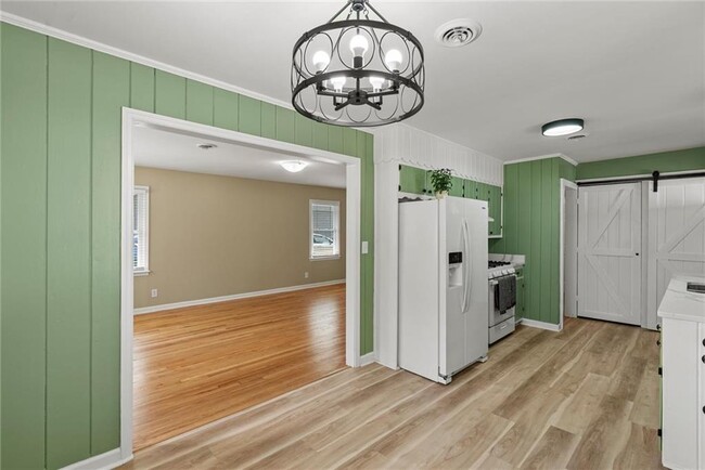 Building Photo - 628 S Evelyn Pl NW