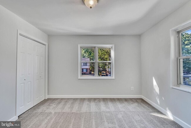 Building Photo - 5809 Fifer Dr