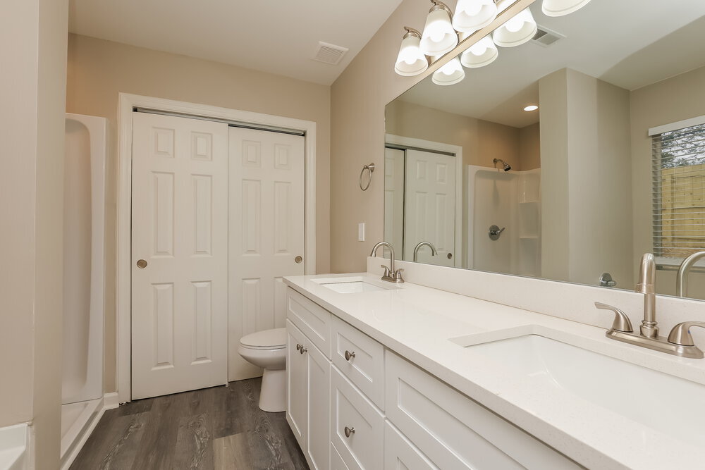 Building Photo - 107 Northlake Dr