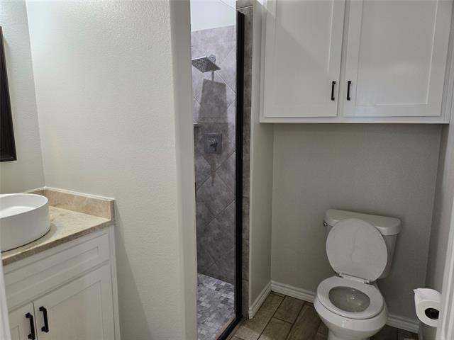 Building Photo - 3704 Canyon Rd