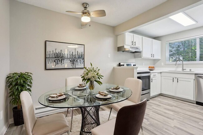 Building Photo - The Commons