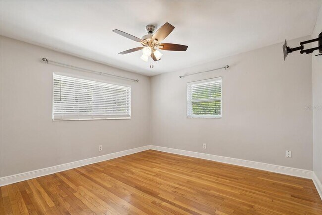 Building Photo - 4508 S Lois Ave