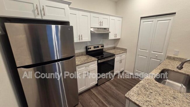 Building Photo - 915 Ariana St