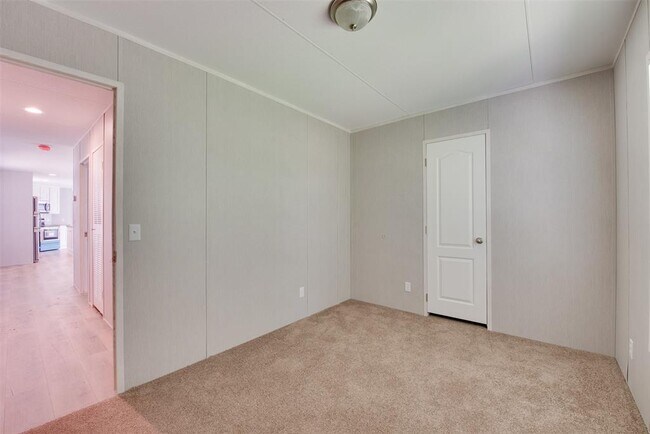 Building Photo - 315 Broadmore Dr