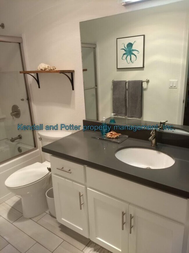 Building Photo - Schwann Lagoon 2 bed/1 bath Furnished Condo