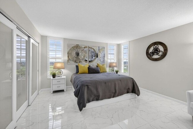 Building Photo - 3091 N Course Dr