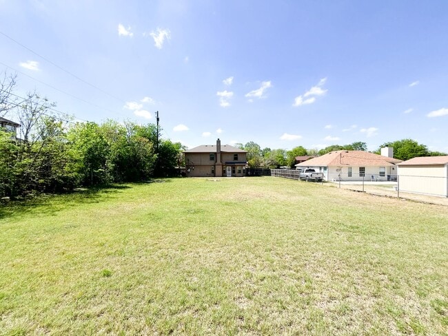 Building Photo - Available NOW!!!! Gorgeous 2 story, 3 bedroom, 2.5 bath, 2 car garage home with garage door opene...