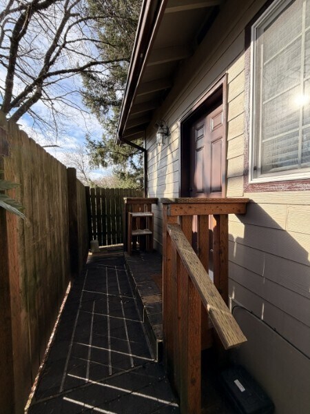 Building Photo - 13330 Clairmont Way