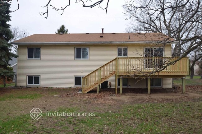 Building Photo - 9613 Tyler St NE