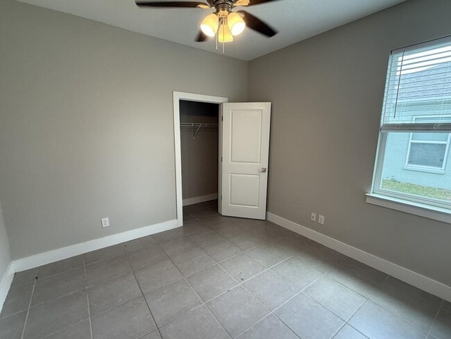 Building Photo - 105 Zinnia Ln
