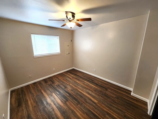 Building Photo - 1795 Carlyle Dr
