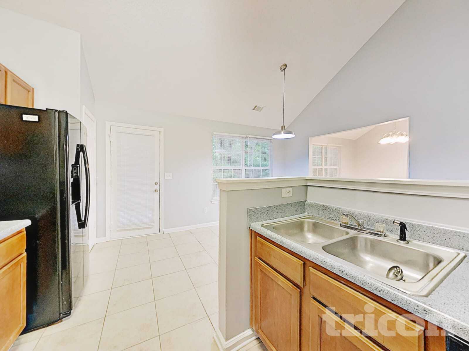 Building Photo - 161 Kentwood Springs Dr