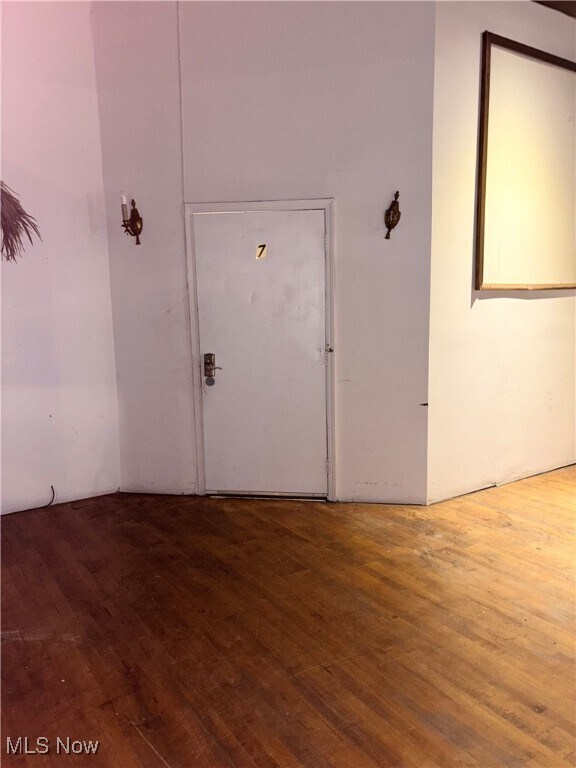 Building Photo - 1066 E 62nd St