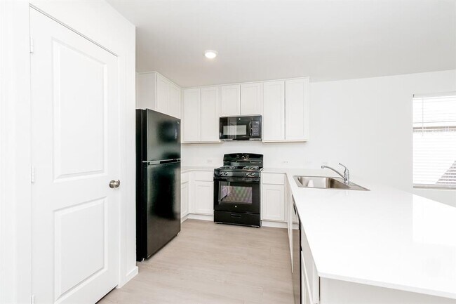 Building Photo - 12508 Huntington Rdg Wy