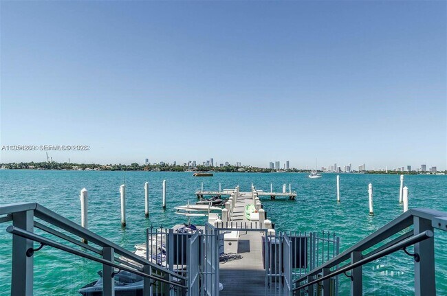 Building Photo - 1000 West Ave