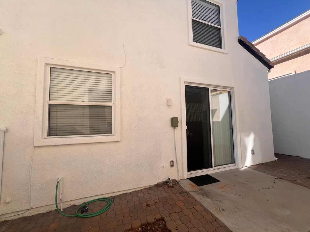 Building Photo - 27934 Crown Ct Cir